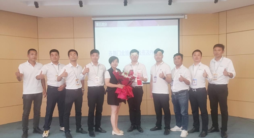 記《溯源》欄目組采訪蘇州昱騰企業家王鑰淇